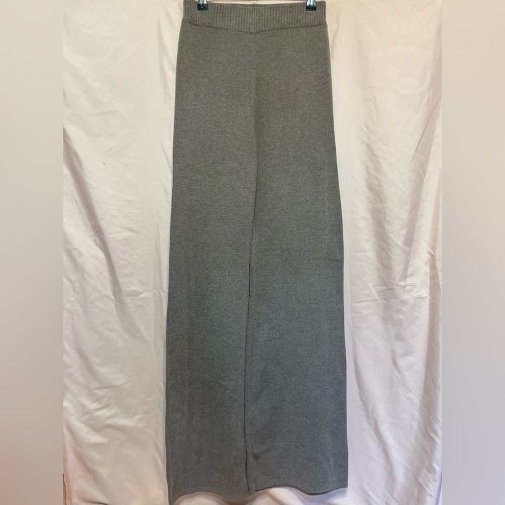 H&M flare women’s sweat pants. Size small.
